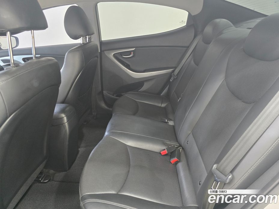 Hyundai Avante (MD) фото 18