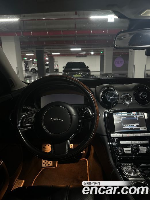 Jaguar XJ Restyling фото 8