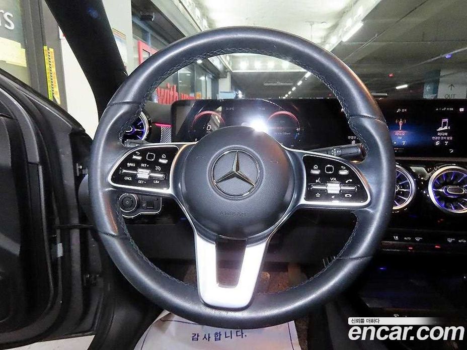 Mercedes-Benz A-Class W177 фото 8