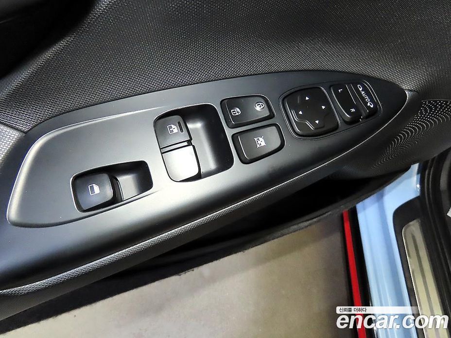 Hyundai Veloster (JS) фото 13