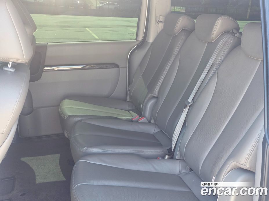 Kia Carnival 2nd Gen Restyling фото 10