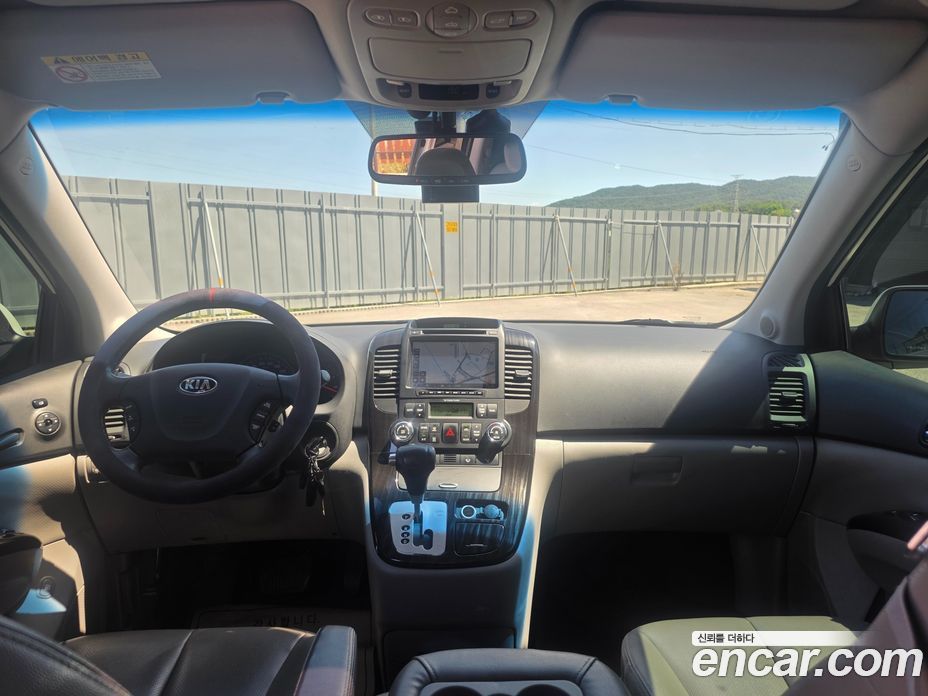 Kia Carnival 2nd Gen Restyling фото 15