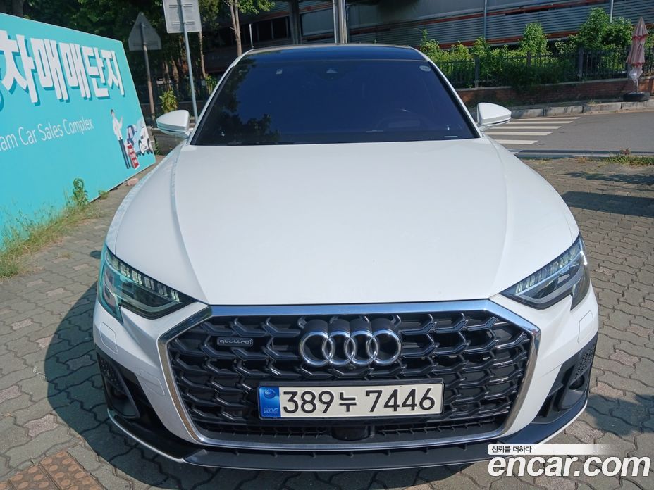 Audi A8 (D5)