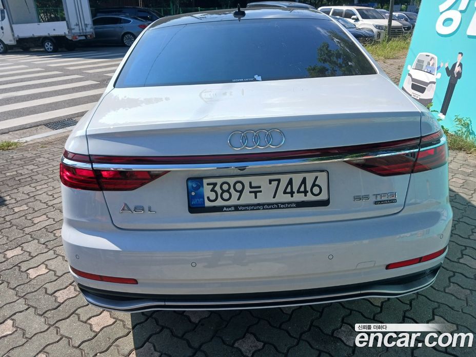 Audi A8 (D5) фото 3