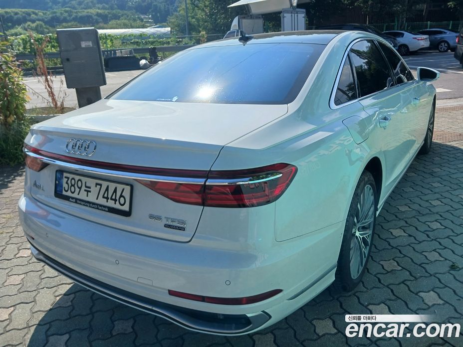 Audi A8 (D5) фото 4