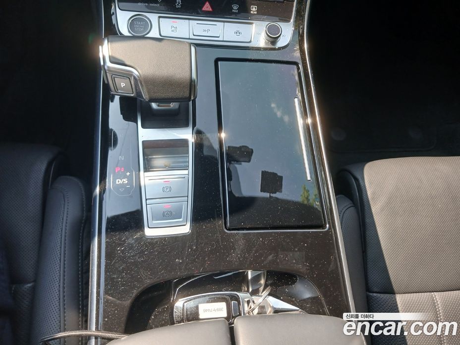 Audi A8 (D5) фото 14