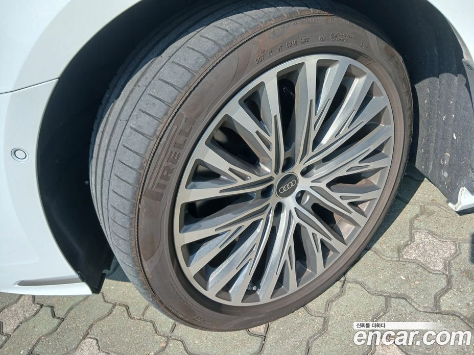 Audi A8 (D5) фото 18