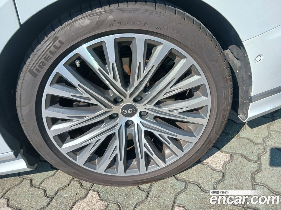 Audi A8 (D5) фото 19