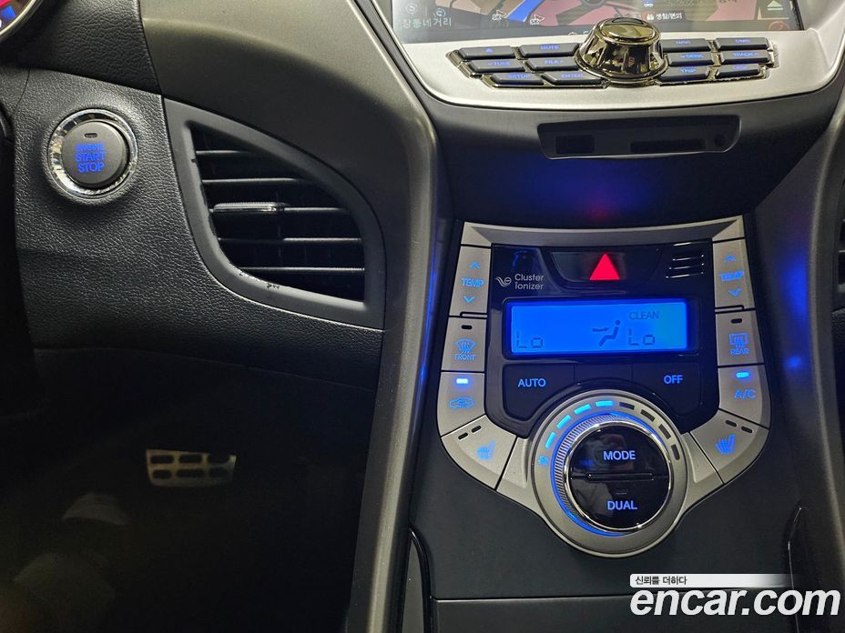 Hyundai Avante (MD) фото 11