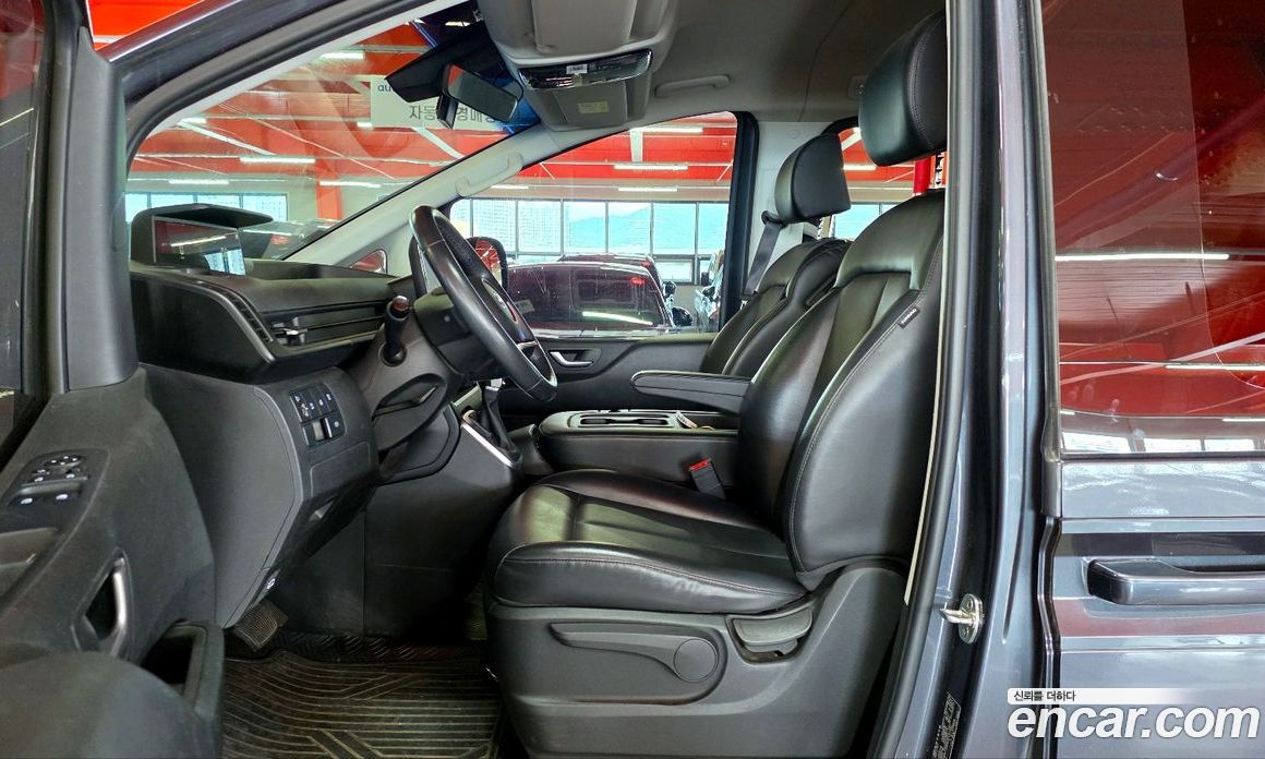 Hyundai Staria фото 7