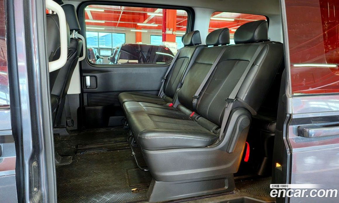 Hyundai Staria фото 8