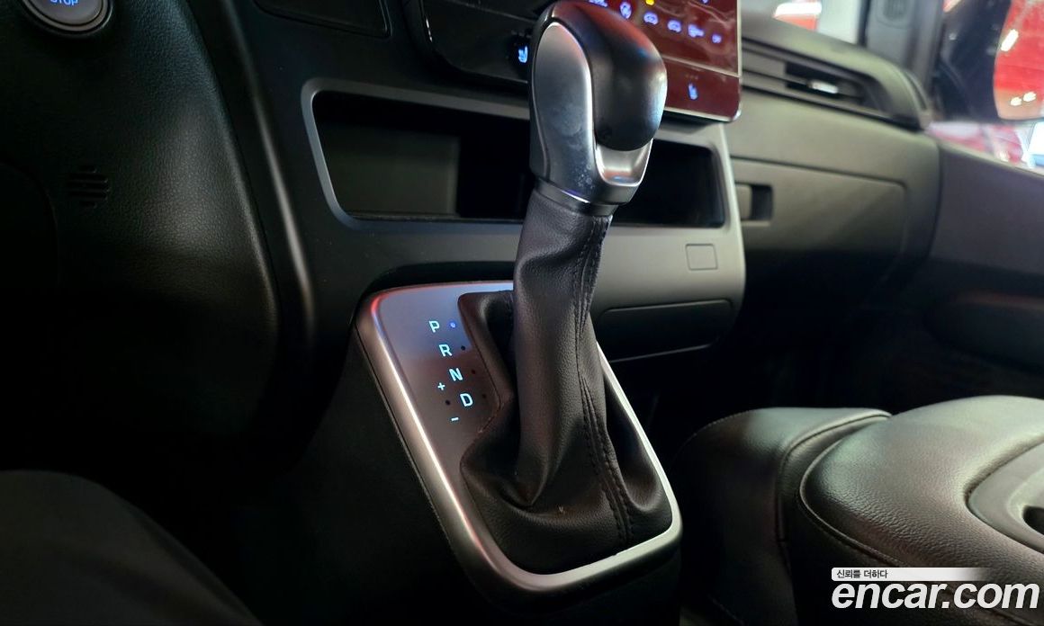 Hyundai Staria фото 12