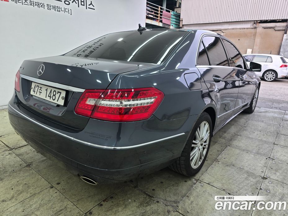 Mercedes-Benz E-Class W212 фото 4