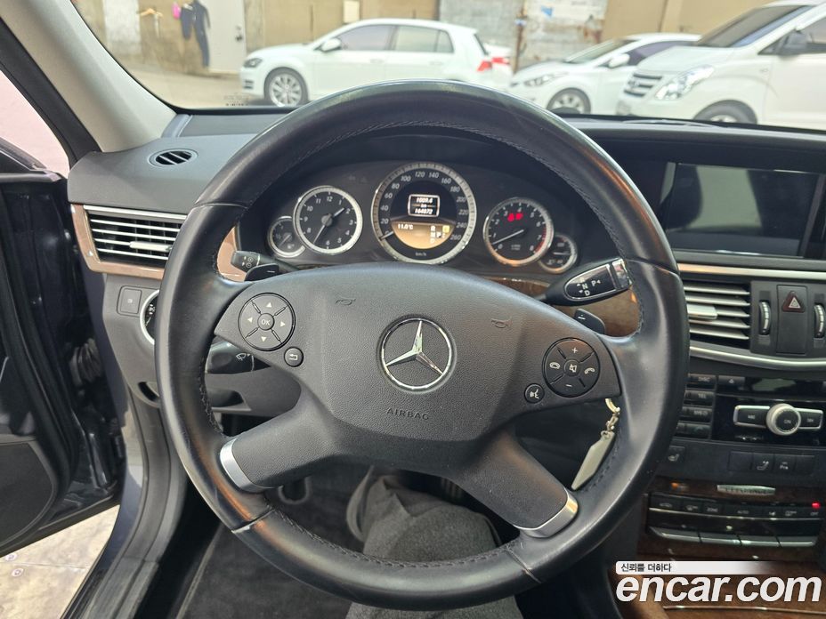 Mercedes-Benz E-Class W212 фото 8