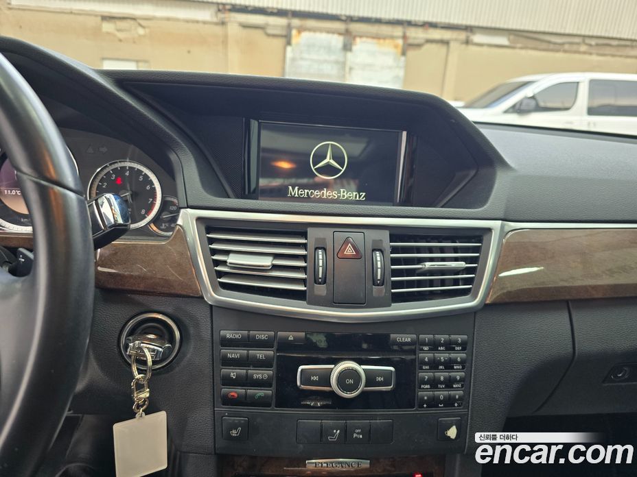 Mercedes-Benz E-Class W212 фото 9