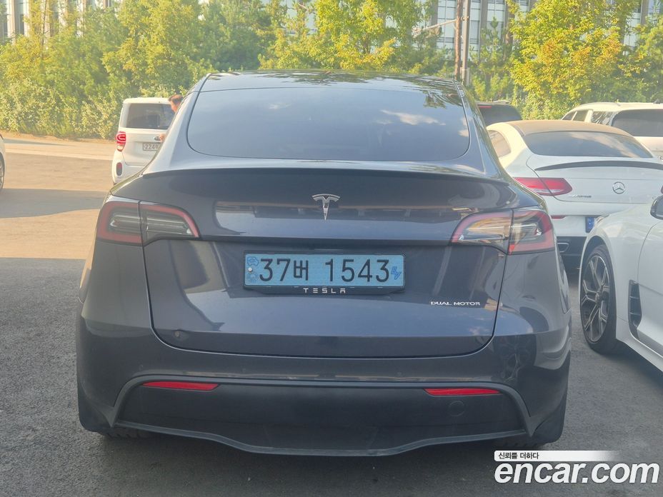 Tesla Model Y фото 4