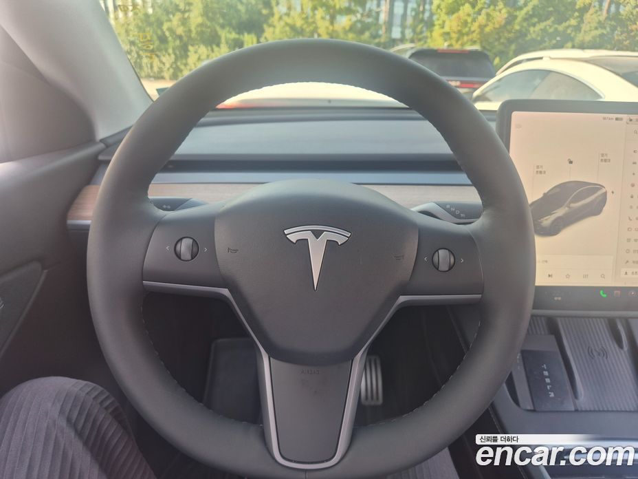Tesla Model Y фото 11