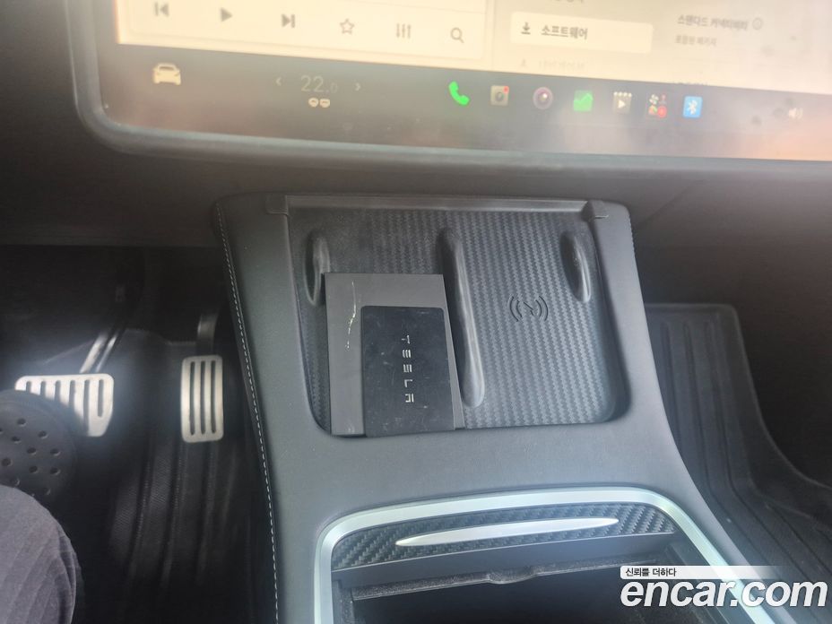 Tesla Model Y фото 12