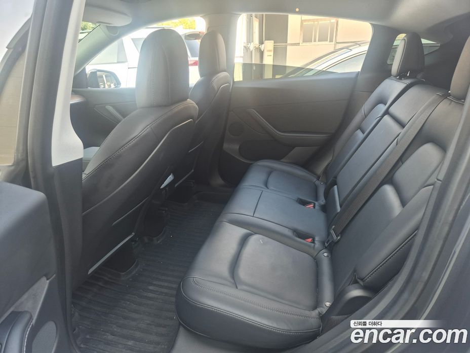 Tesla Model Y фото 14