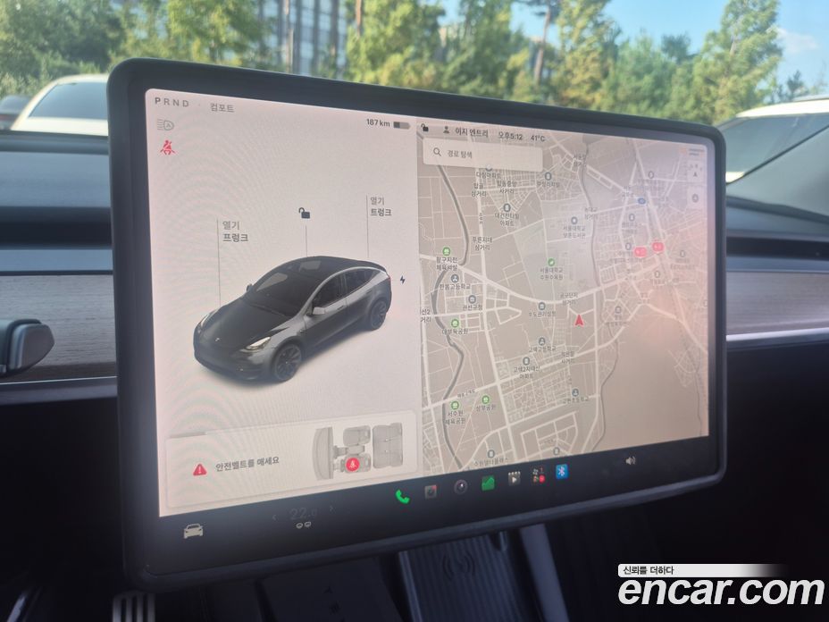 Tesla Model Y фото 16