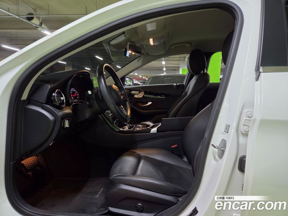Mercedes-Benz C-Class W205 фото 11