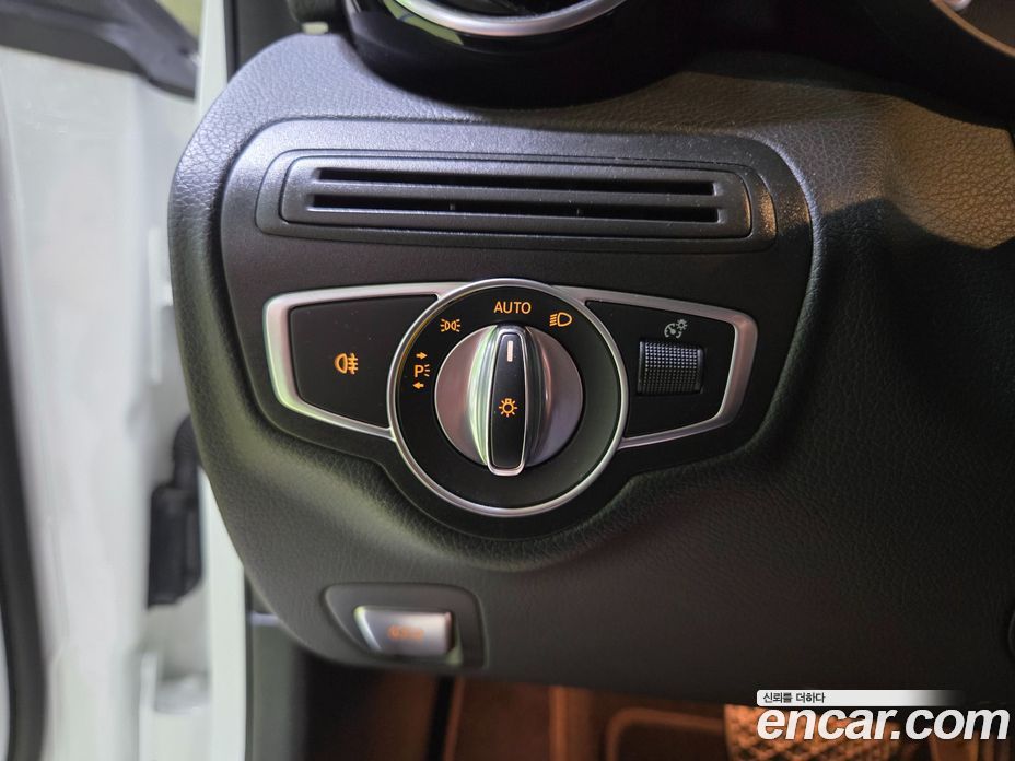 Mercedes-Benz C-Class W205 фото 15