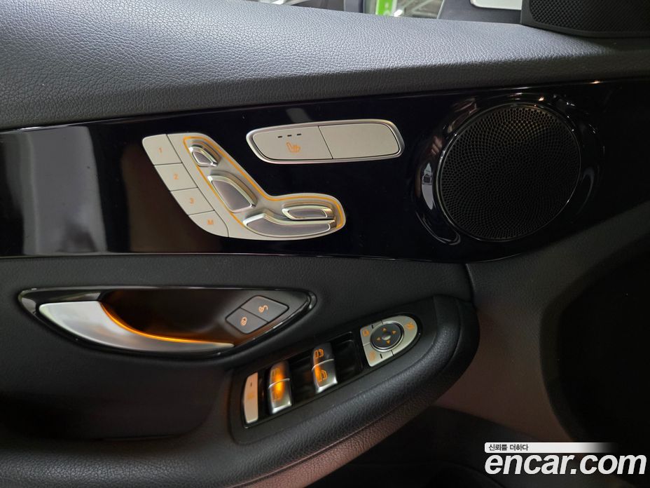Mercedes-Benz C-Class W205 фото 16