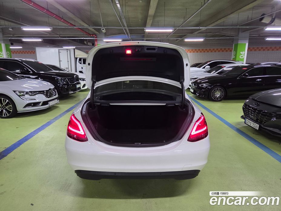 Mercedes-Benz C-Class W205 фото 17