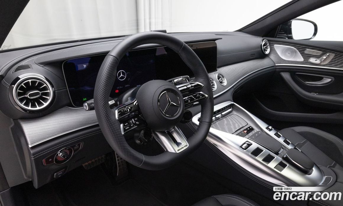 Mercedes-Benz AMG GT фото 13