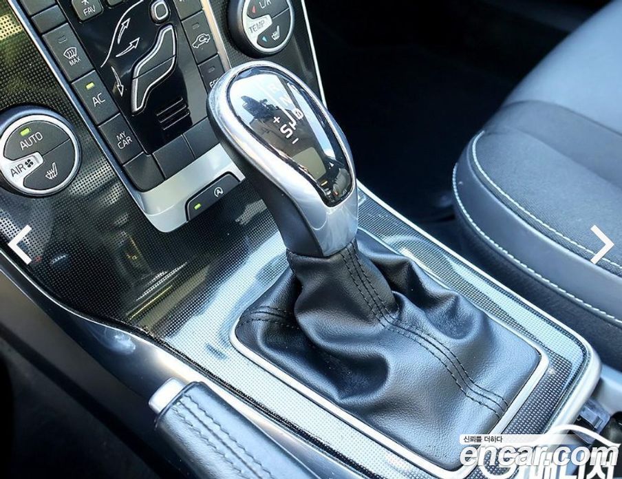 Volvo V40 фото 7