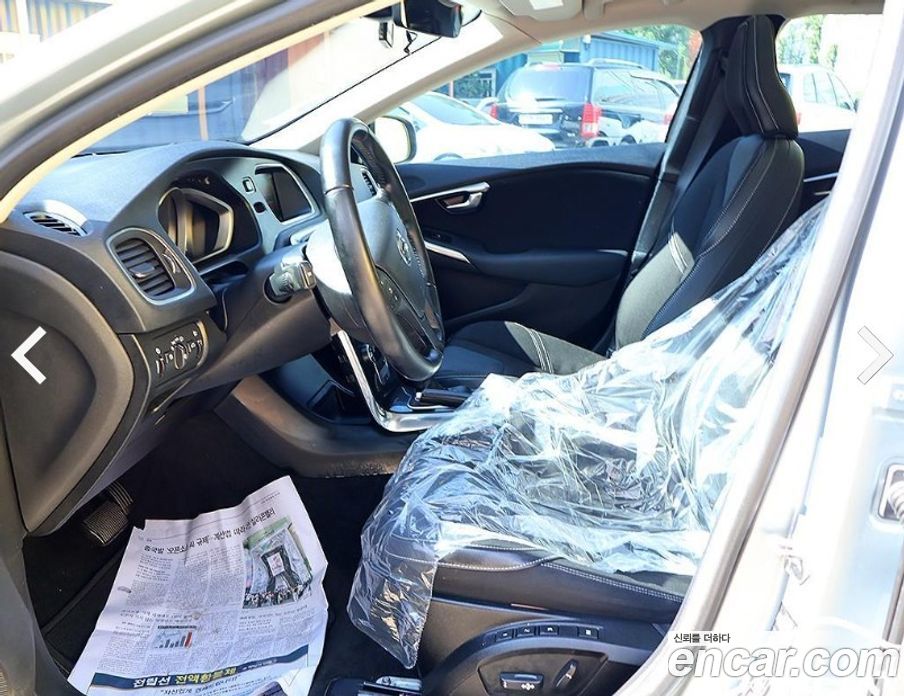 Volvo V40 фото 12