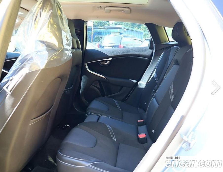 Volvo V40 фото 14