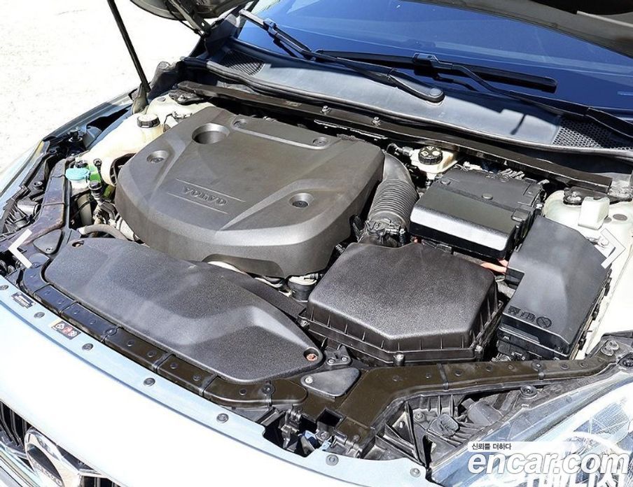 Volvo V40 фото 19
