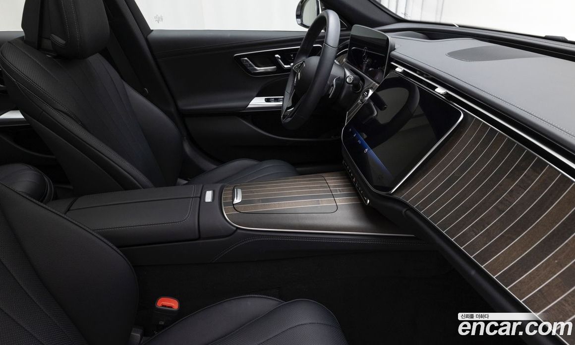 Mercedes-Benz E-Class W214 фото 9