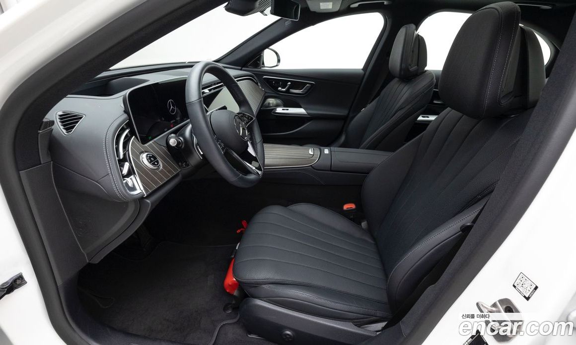 Mercedes-Benz E-Class W214 фото 14