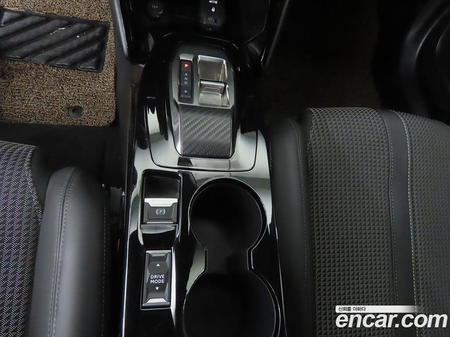 Peugeot e-2008 2nd Gen фото 11