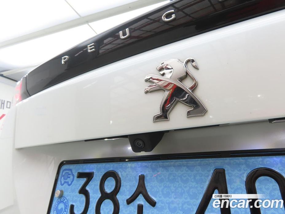 Peugeot e-2008 2nd Gen фото 16