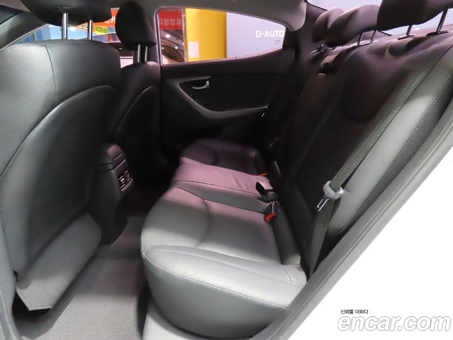 Hyundai The New Avante фото 12