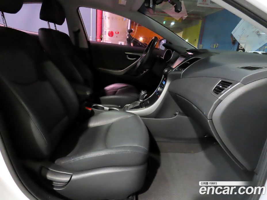Hyundai The New Avante фото 13