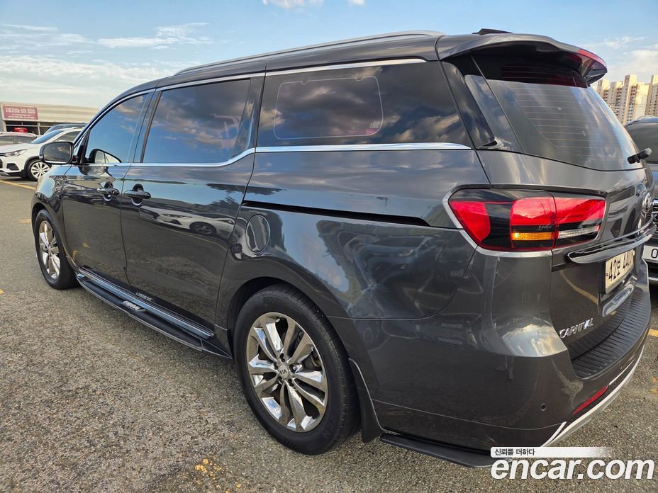 Kia Carnival 3rd Gen фото 5
