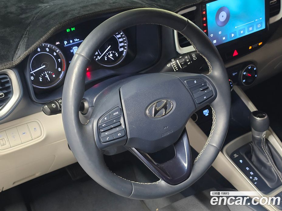 Hyundai Venue фото 8