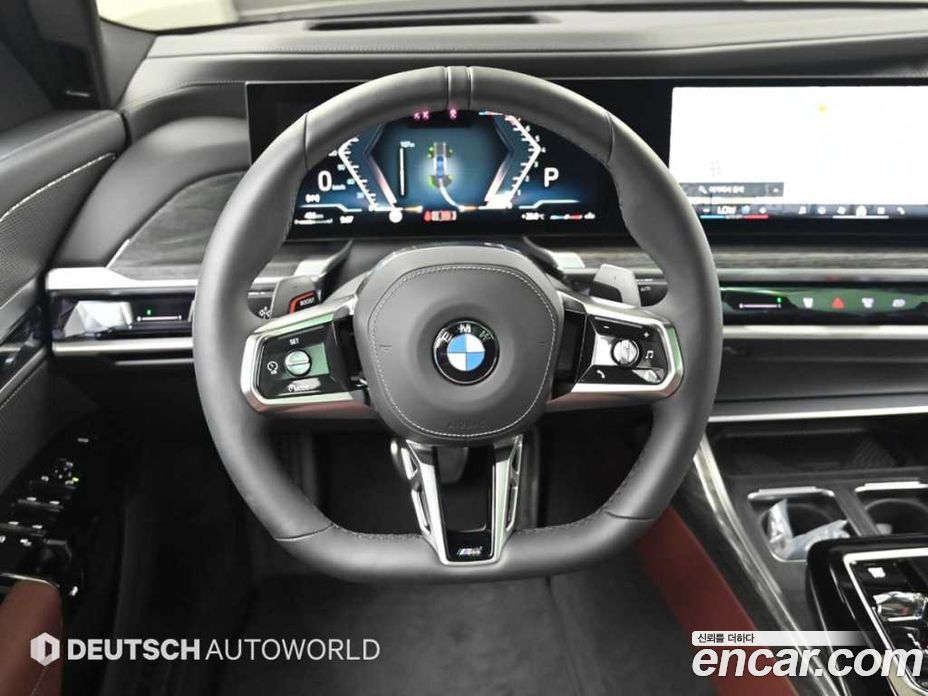 BMW 7-Series (G70) фото 13