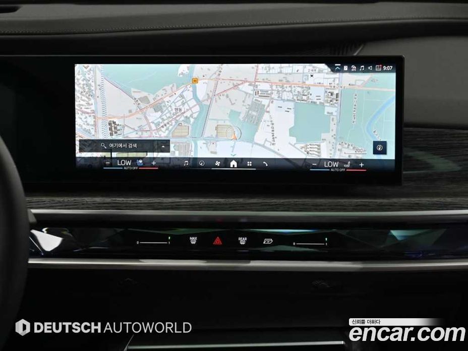 BMW 7-Series (G70) фото 14
