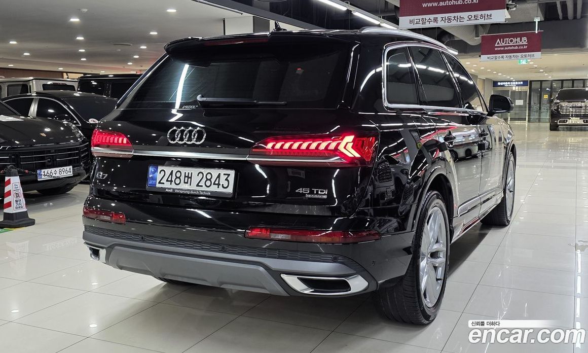 Audi Q7 (4M) фото 6
