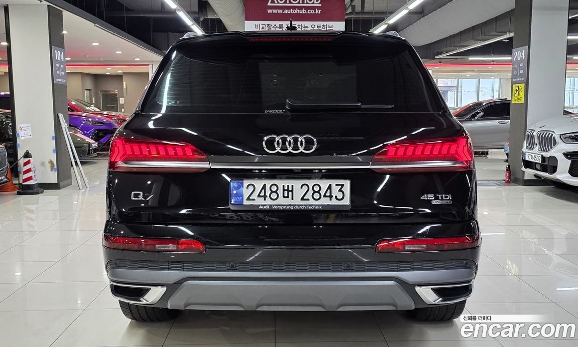 Audi Q7 (4M) фото 7
