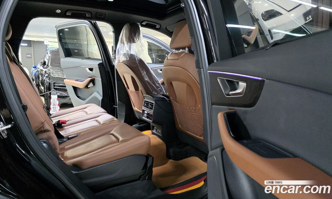 Audi Q7 (4M) фото 11