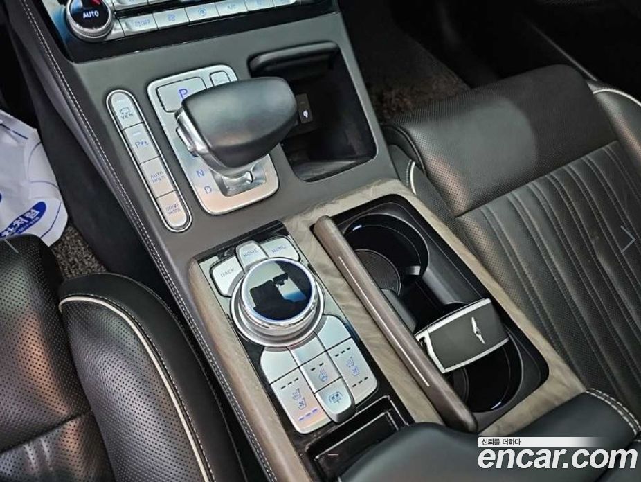 Genesis G90 фото 8