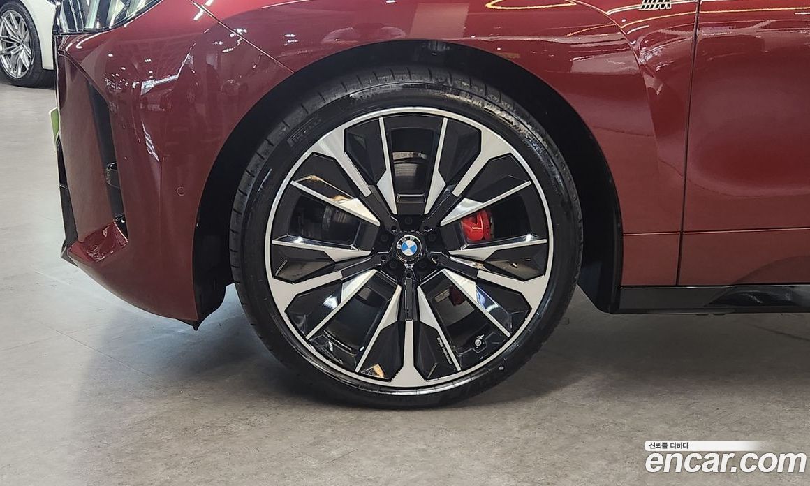 BMW iX фото 5