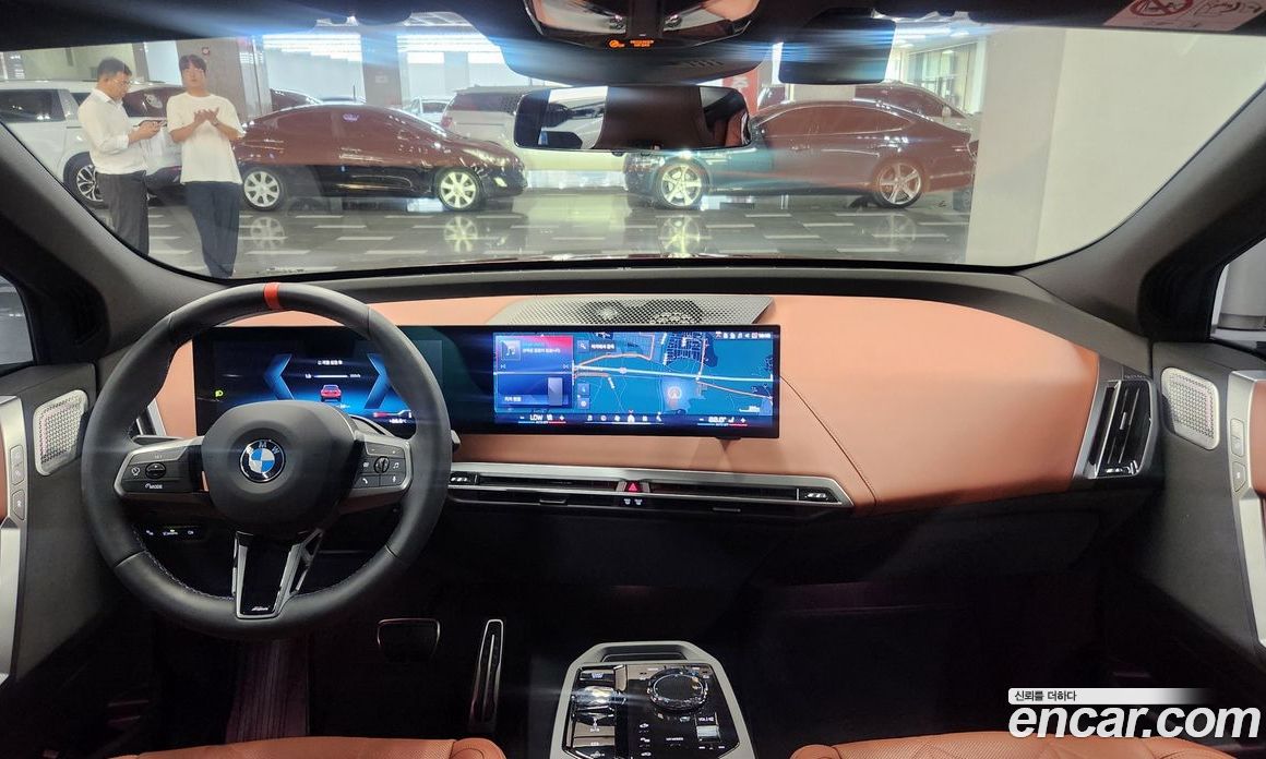BMW iX фото 7