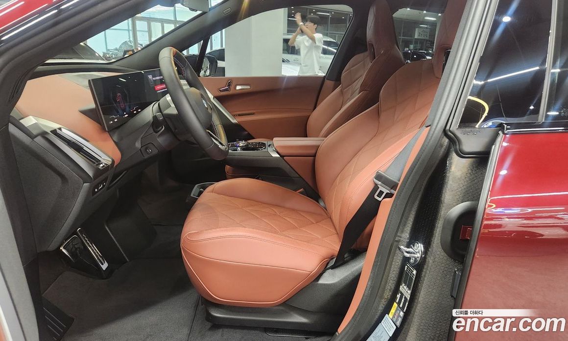 BMW iX фото 11
